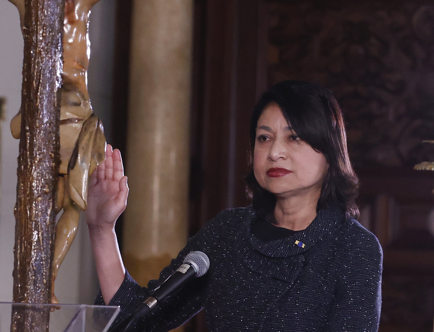 Dina Boluarte saca a Pedro Angulo, pone a Alberto Otárola y a otros cuatro ministros en un nuevo Gabinete