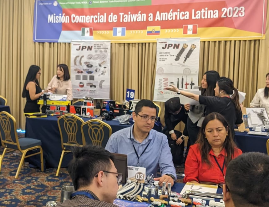 Enrique Wong: Por 65 votos, el Congreso decidió suspender por 120 días al tres veces congresista