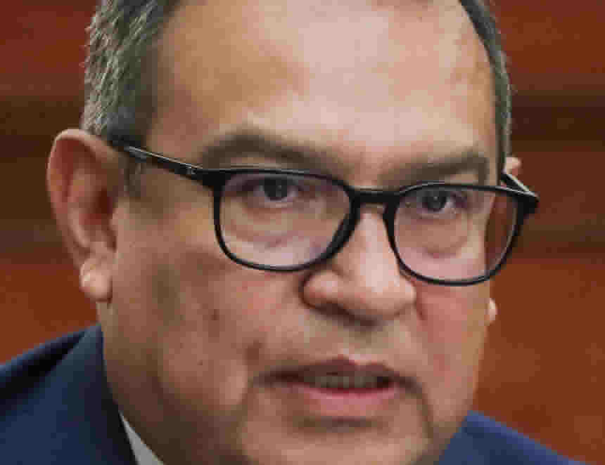 Gustavo Adrianzén: “La Fiscalía será el espacio” en el que Dina Boluarte ofrecerá detalles de su rolex