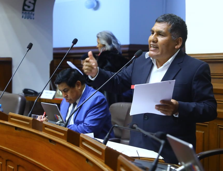 Adrianzén a periodistas sobre versiones contradictorias en torno al cofre “Yo no entiendo hasta donde quieren ir
