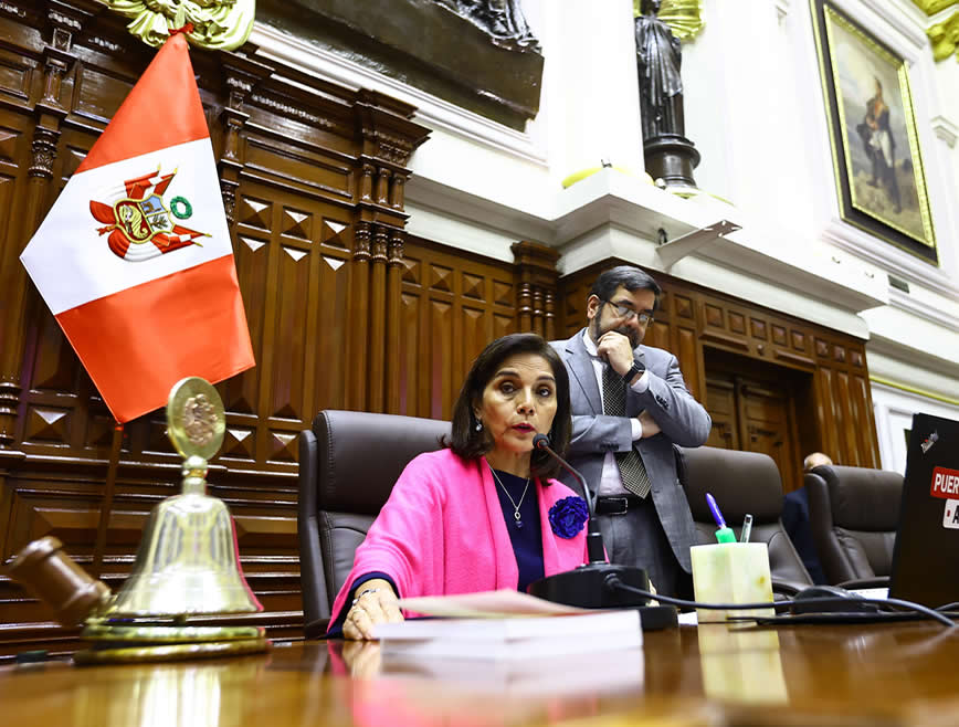 Dina Boluarte habló con la prensa y abordó, “por única vez”, según declaró, temas que no son de interés nacional