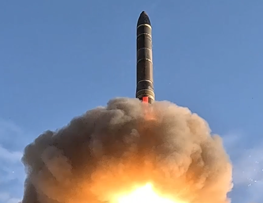 Rusia prueba un nuevo misil balístico intercontinental: ¿Qué significa este ensayo militar?
