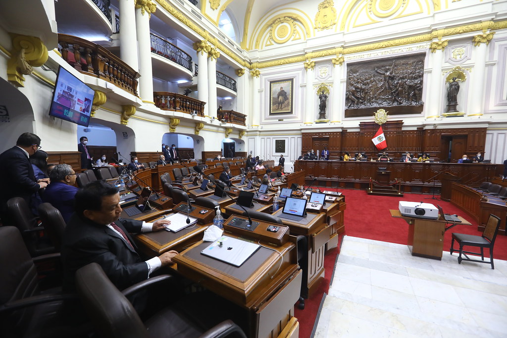 Gobierno decretó toque de queda en Lima y Callao hasta las 11:59 de la noche de hoy martes