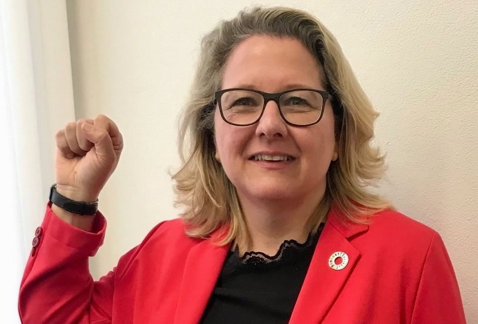Congreso aprueba proyecto para que maestros cobren bonificación y otros beneficios sin la exigencia de sentencia judicial